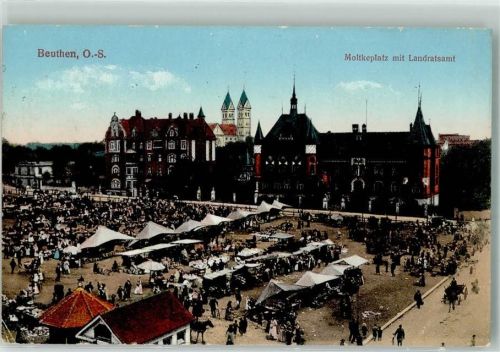 Beuthen O.S. Moltkeplatz Landratsamt Marktszene
