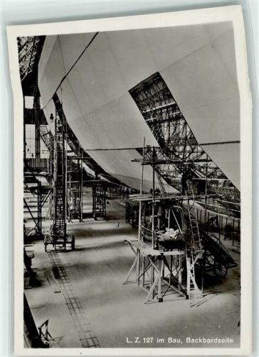 LZ 127 im Bau , Backbordseite