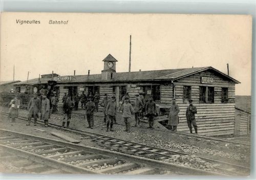 Vigneulles Bahnhof Soldat Uniform Uhr Gleise