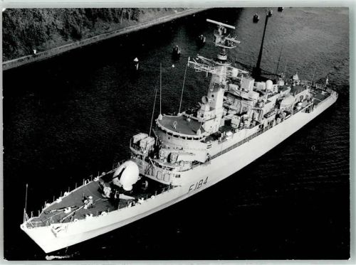 Kriegsschiff, HMS -Ardent- on visit