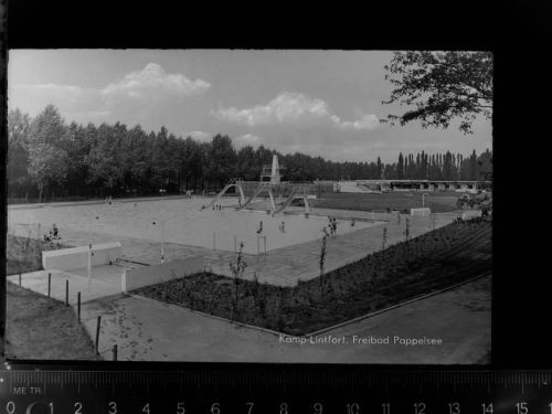 47475 W4132 Kamp-Lintfort GLASNEGATIV Schwimmbad