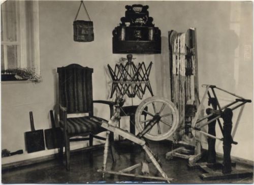 18586 O2345 Göhren 1964 - Göhren/Rügen, Mönchguter Heimatmuseum (museum of local history), Spinnzimmer (spinning room),Hans C. Schmiedicke AKU1