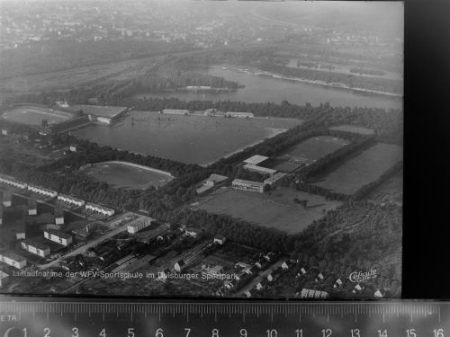 47051 W4100 Duisburg GLASNEGATIV Sportpark