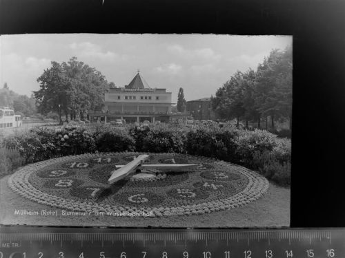 Mülheim Blumenuhr am Wasserbahnhof