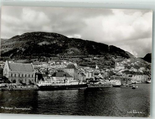 Bergen Hafen Dampfschiff