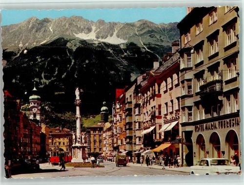 Innsbruck Straßenbahn Nr. 13 und Opel am Hotel Maria Theresia