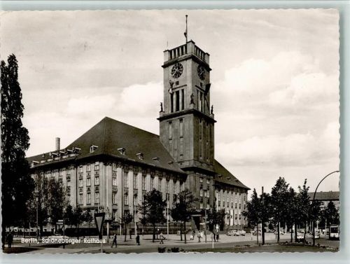 Schöneberg Rathaus Schöneberg Straßenbahn kommt