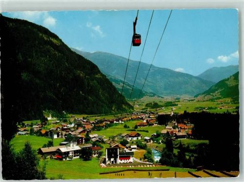Mayrhofen Ahornseilbahn mit Blick auf Mayrhofen