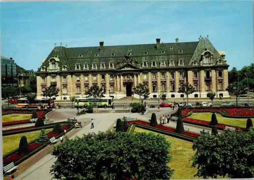 Luxembourg Omnibusse R4 vorAdministration desARBED AKU2