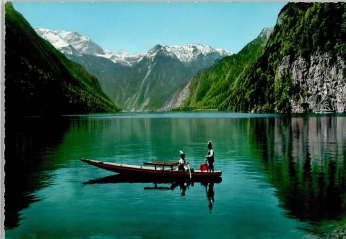 Königssee Riesenkarte In Tracht auf dem Boot