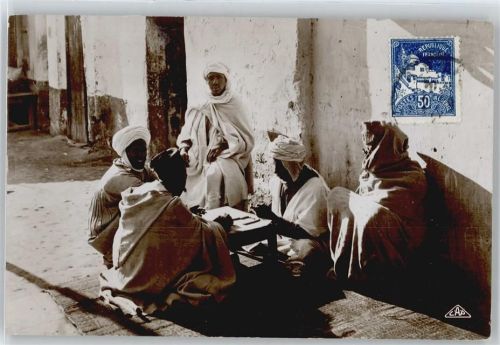 Araber spielen Domino