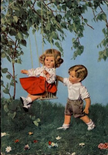 Puppe auf Schaukel