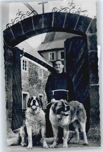 Kreuzberg Hunde , Klosterpforte