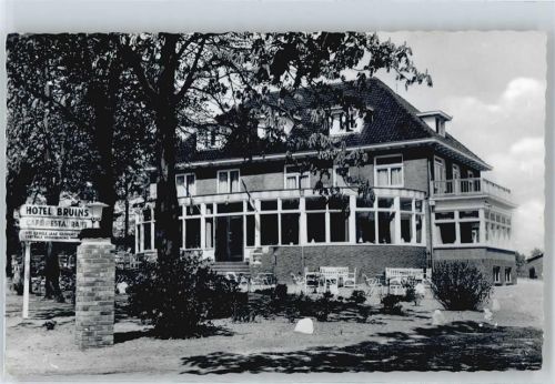 Zeddam Hotel Cafe Restaurant Bruins Baum Tisch Stuhl