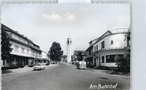Allendorf Foto, keine Ansichtskarte, Bahnhof, VW Bus, St. Michael Kirche