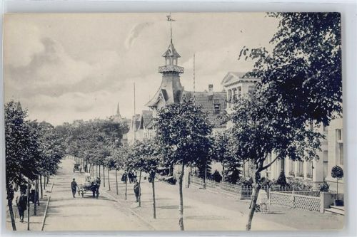Zinnowitz Strandstraße Fußgänger Kutsche Baum
