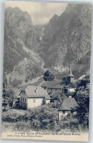 Novel Kirche, Pfarrhaus