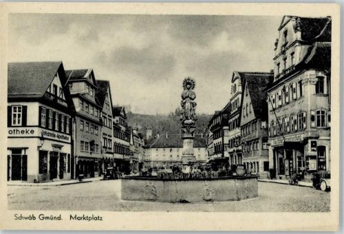 Schwäbisch Gmünd Marktplatz, Brunnen, Apotheke