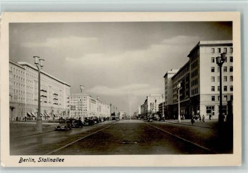 Friedrichshain Stalinallee Autos