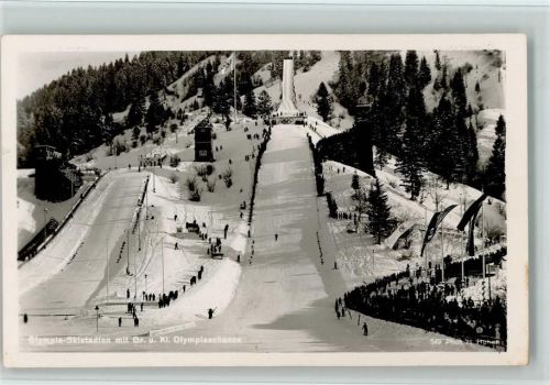 Garmisch-Partenkirchen Olympia-Skistadion mit Großer und Kleiner Olympiaschanze Winteraufnahme Foto H. Huber