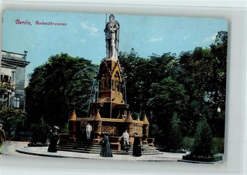 Berlin Mitte Rolandbrunnen
