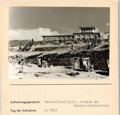 Westerland Strand am Seenot-Restaurant Foto montiert auf Karton