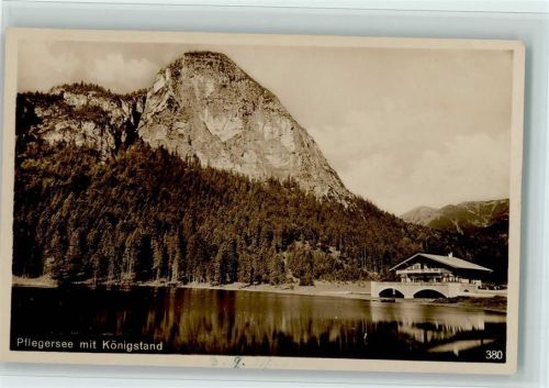 Garmisch-Partenkirchen Pflegersee mit Königstand