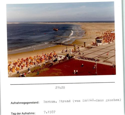 Borkum Strand (vom GEFFAH-Haus gesehen) Foto montiert auf Karton
