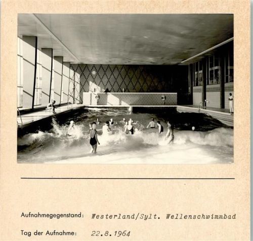 Westerland Wellenschwimmbad Innenaufnahme Foto montiert auf Karton