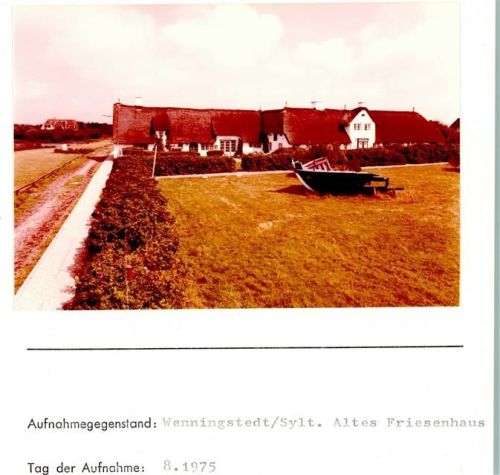Wenningstedt Altes Friesenhaus Foto montiert auf Karton