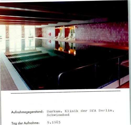 Borkum Klinik der BfA Innenaufnahme Schwimmbad Foto montiert auf Karton Foto montiert auf Karton