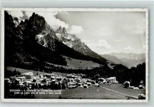 S. Martino di Castrozza Gesamtansicht gegen Cima Val di Roda und Sass Maor