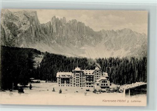 Karerseehotel Karersee-Hotel gegen Latemar Winteraufnahme