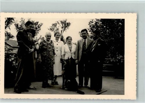 Familienfoto mit Schäferhund