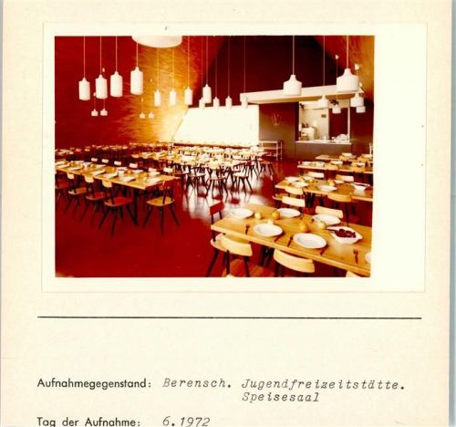 Berensch Jugendfreizeitstätte Speisesaal Foto montiert auf Karton
