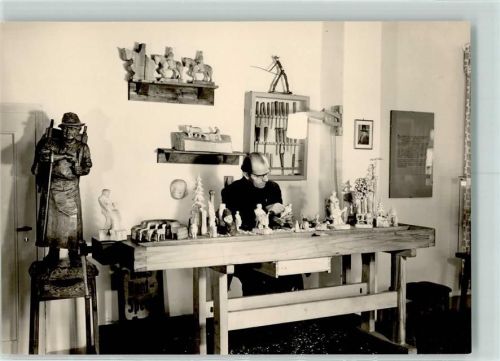 09456 O9301 Frohnau , Erzgeb - Vorführung der Schnitztechnik in der Volkskunstgalerie Rückseite mit Abschürfungen bzw Kleberesten