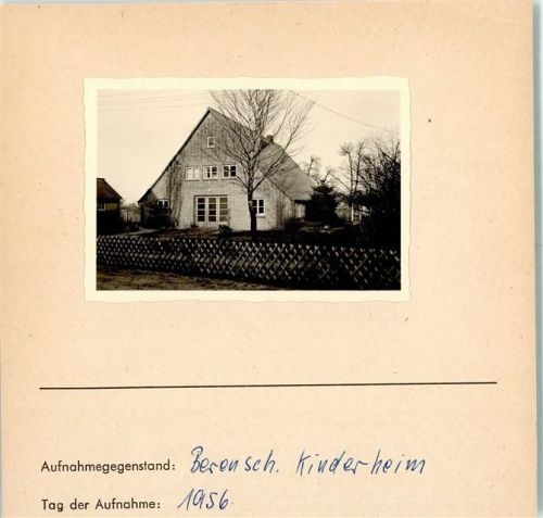 Berensch Kinderheim Foto montiert auf Karton