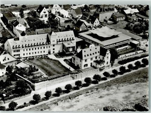 Leutesdorf Rückseite mit Abschürfungen und Kleberesten Fliegeraufnahme Johannesburnd Johannes-HAW-Heim