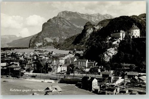 Kufstein Kufstein gegen das Kaisergebirge