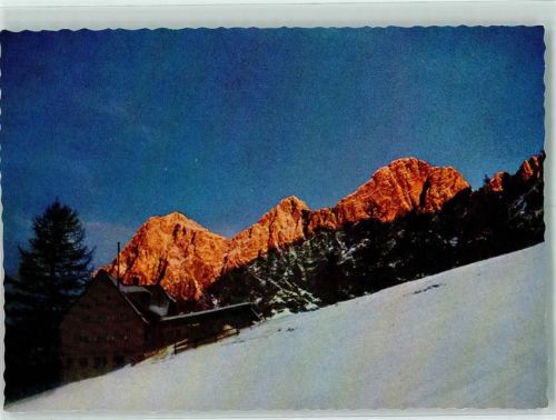 Austriahütte Dachstein-Südwände am Morgen