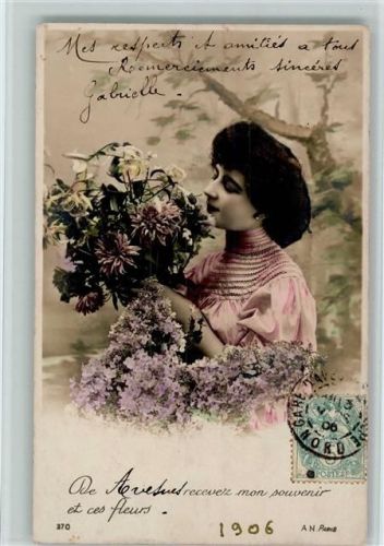 1906 Nr. 370 Frauenschönheit mit Flieder und Blumen, handcoloriert