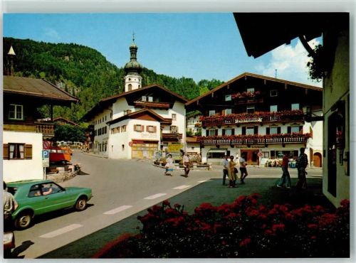 Reit im Winkl Rathausplatz Bäckerei Rathaus