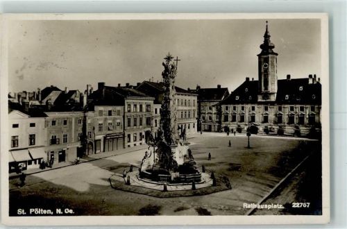 St. Pölten Rathausplatz Brunnen Rathaus