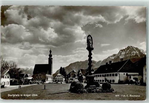 Anger Dorfplatz Mariensäule Kirche