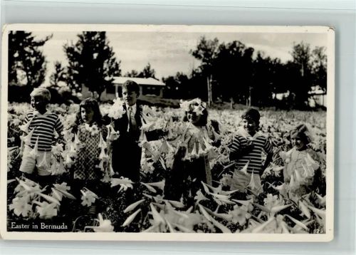 1937 Easter in Bermuda - Kinder mit Blumen geschmückt