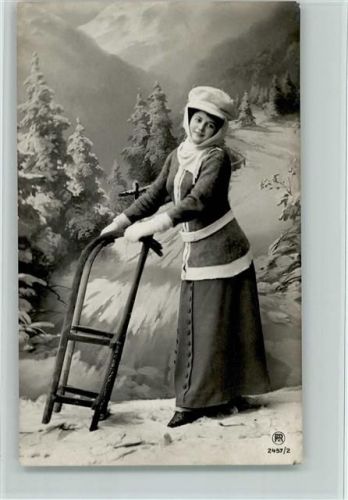 Serie 2457-2 - Frau mit Schlitten, gute Erhaltung AK