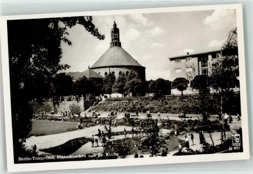 Tempelhof Planschbecken und Ev. Kirche