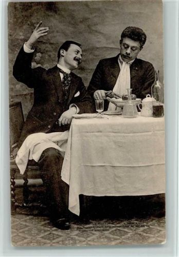 ca 1900 - Zwei Männer beim Essen - Apfel schälen
