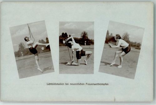 Lichtbildstudien bei neuzeitlichen Frauenwettkämpfen Sport Leichtathletik 1930 FOTO KEINE AK