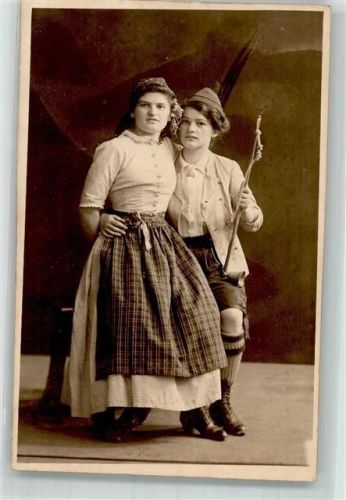 1913